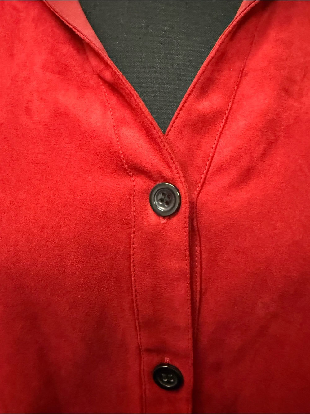 Alfred Dunner Red Faux Suede Button Front Blouse Size 14 Classic Chic Top - Picture 4 of 10
